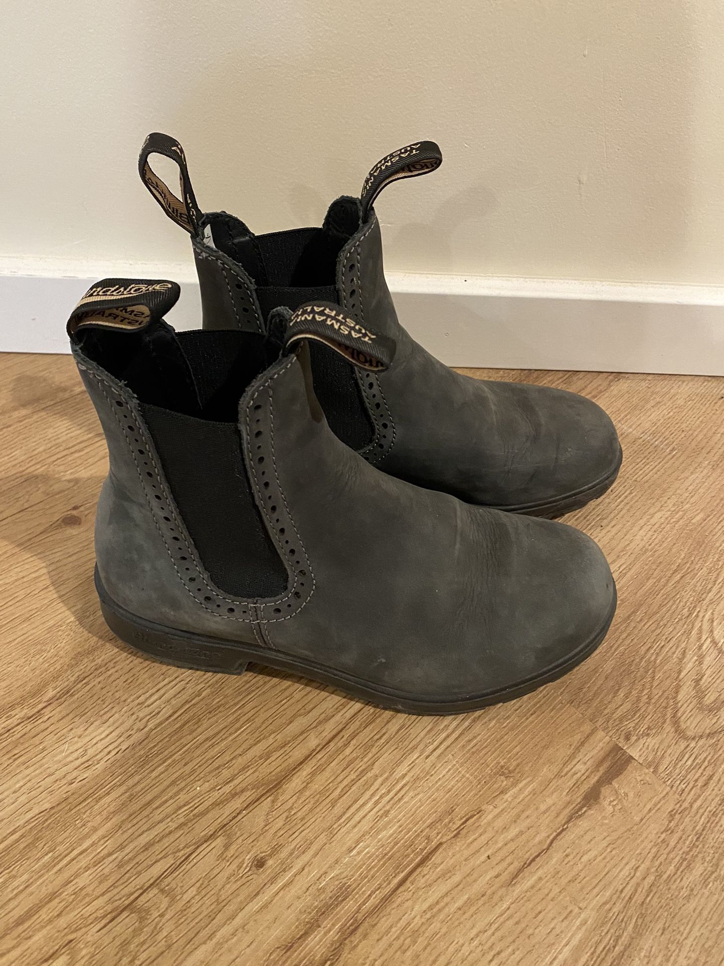 Blundstone Women’s boots Size 3