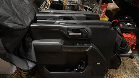 2020 Silverado 2500 LTZ Crew Cab Door panels