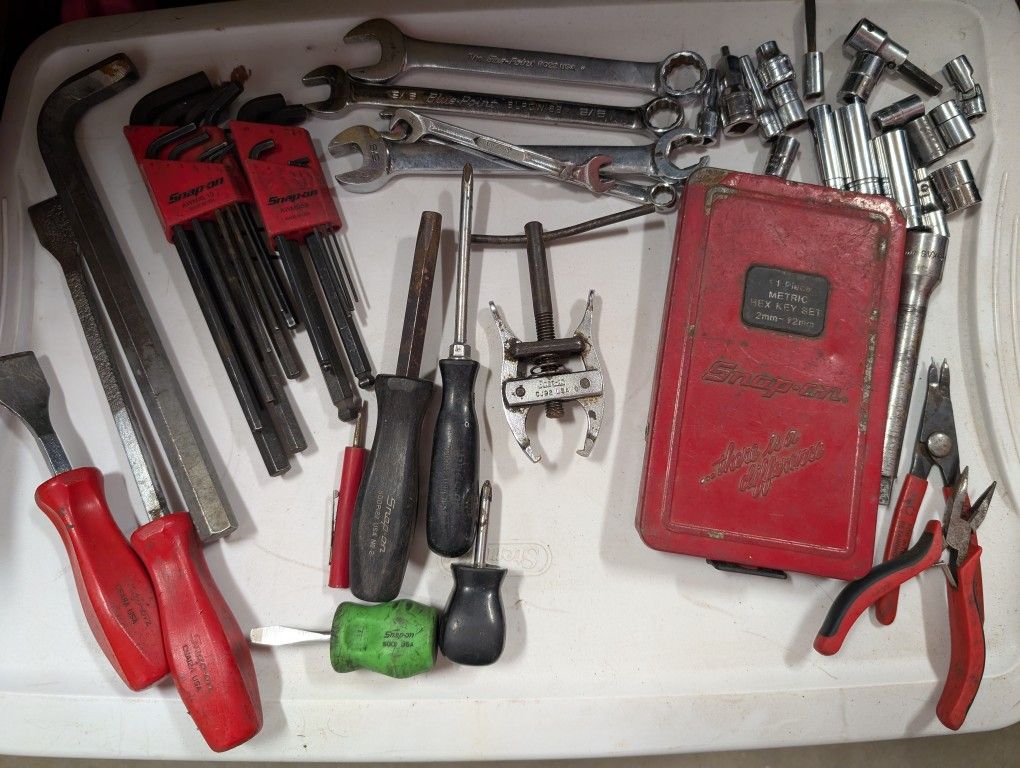Bunch Of SNAP ON tools!!