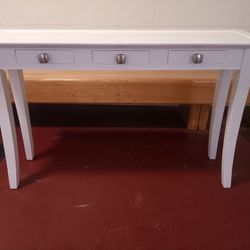 Entryway Table (Free Delivery In Stockton)