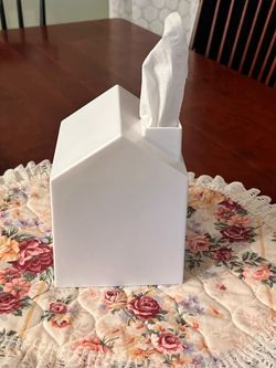 White House Tissue Box Cover