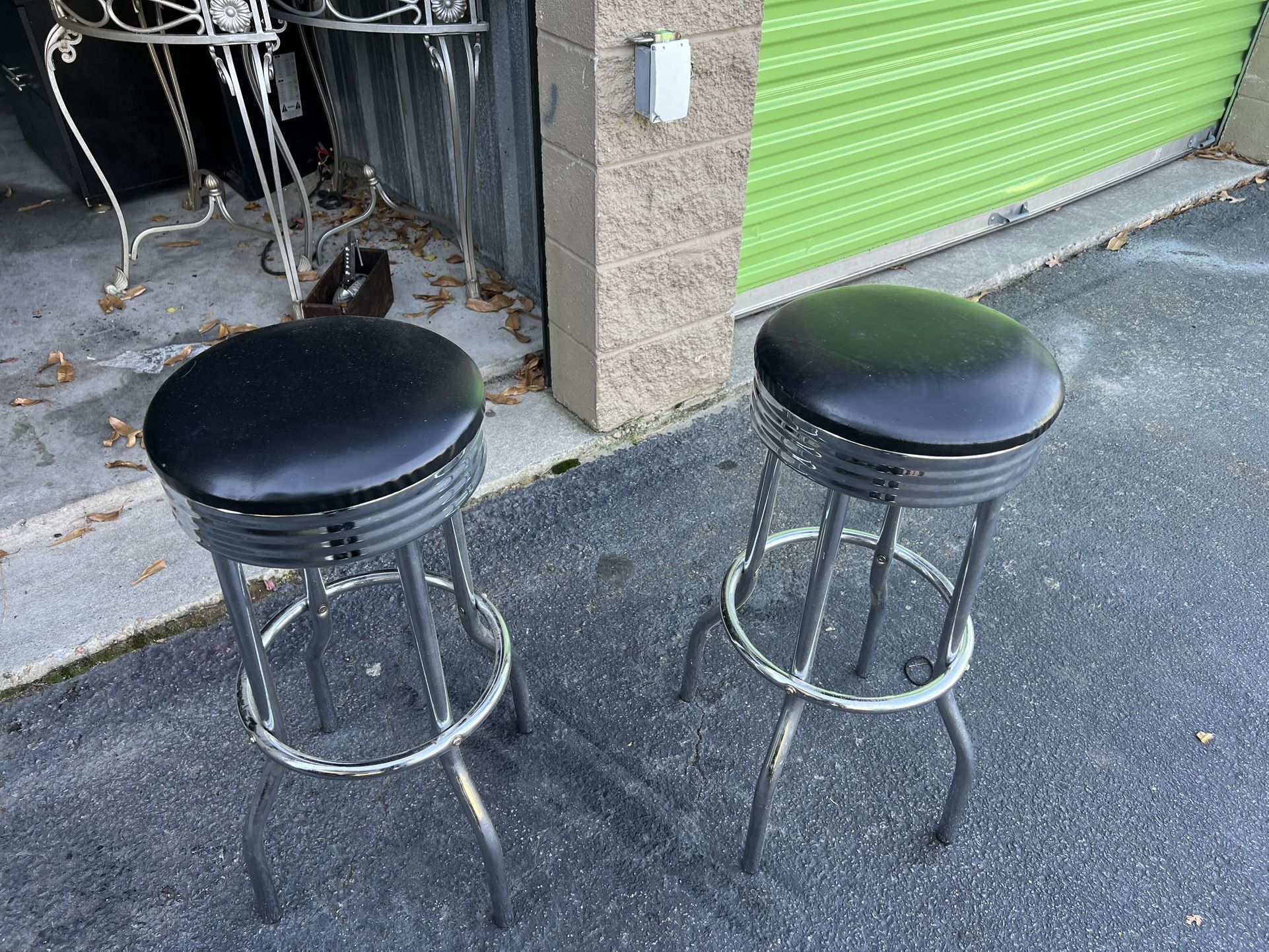 2 Stools