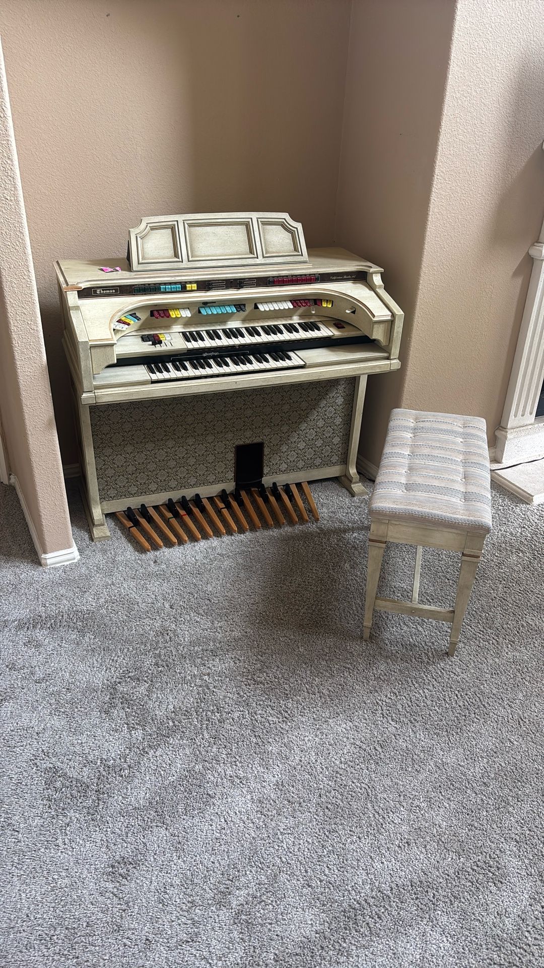 Vintage Organ By Thomas California Theatre