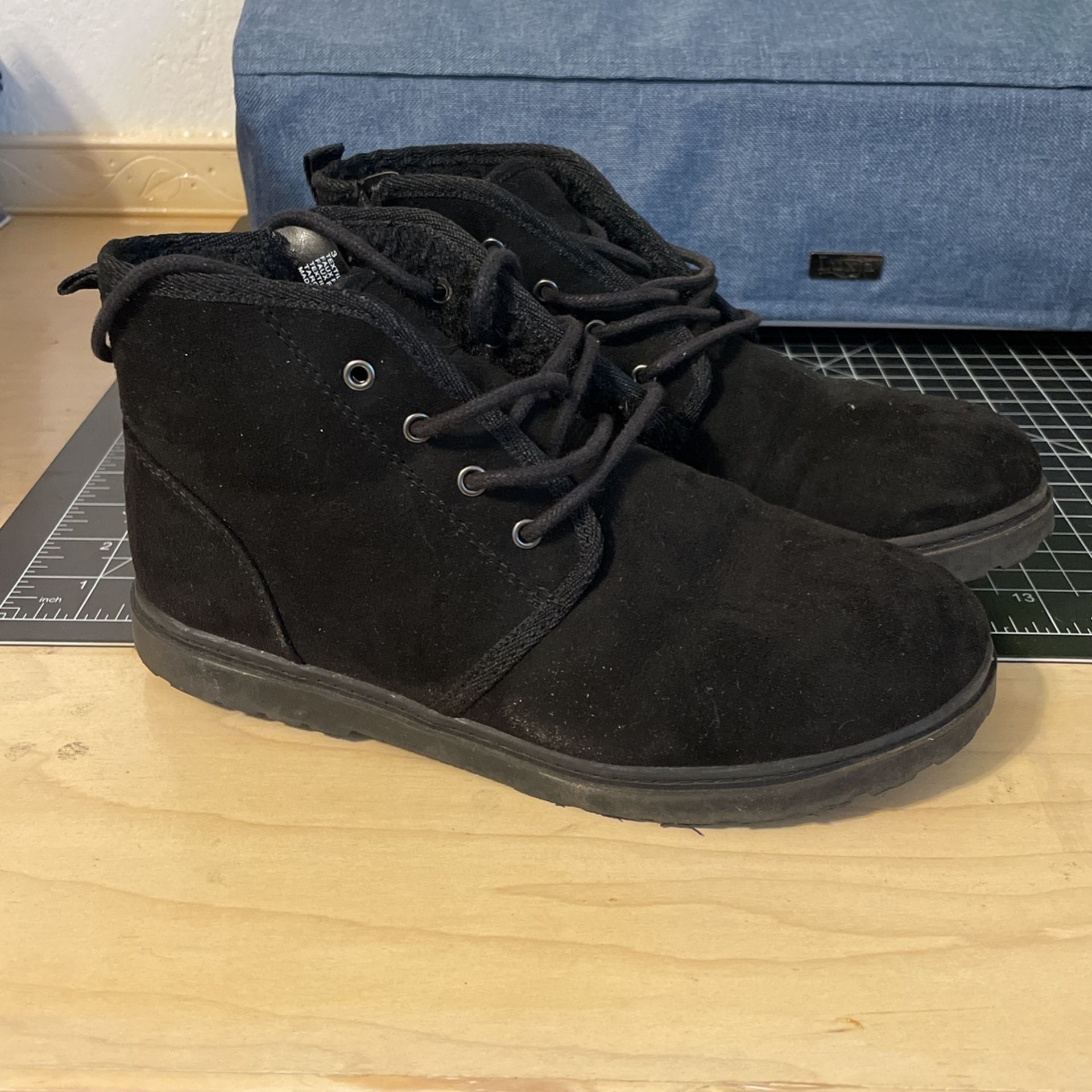 Cat & jack Black Furry Boot
