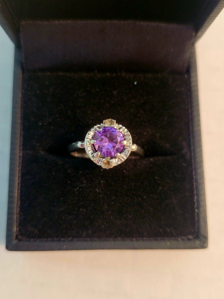 Vintage 10k Gold Purple Stone Ring