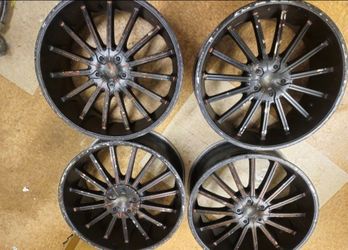 Set of 4 Multi-Spoke Aftermarket Wheels