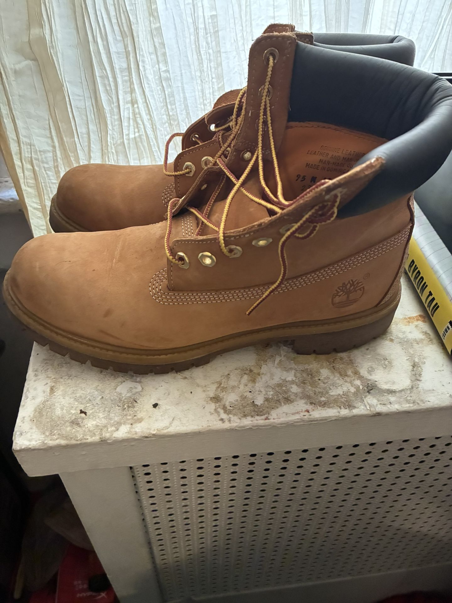 Sz 10 Timberland Boots Butters