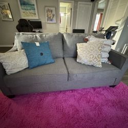Modern Grey Sofa  4 Stylish Pillows included! 