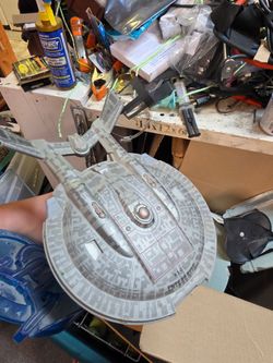vintage Art Asylum / Diamond Select Star Trek: Enterprise NX-01 Electronic Starship