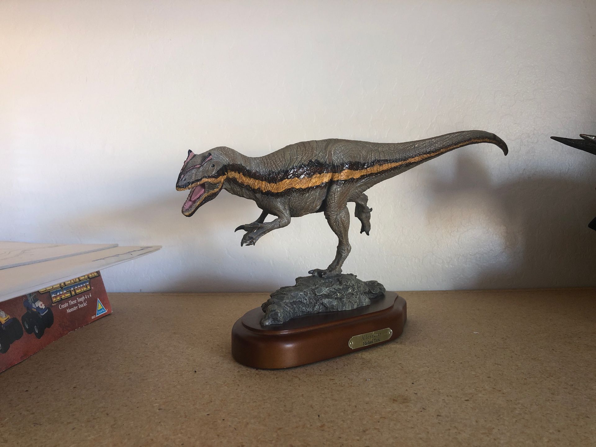 Michael trcic dinosaur 1/35 scale