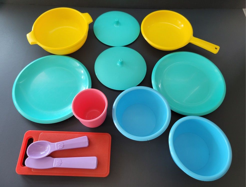 LITTLE TIKES KITCHEN VINTAGE 1990s SET OF PLATES POTS PANS BOWLS CUP