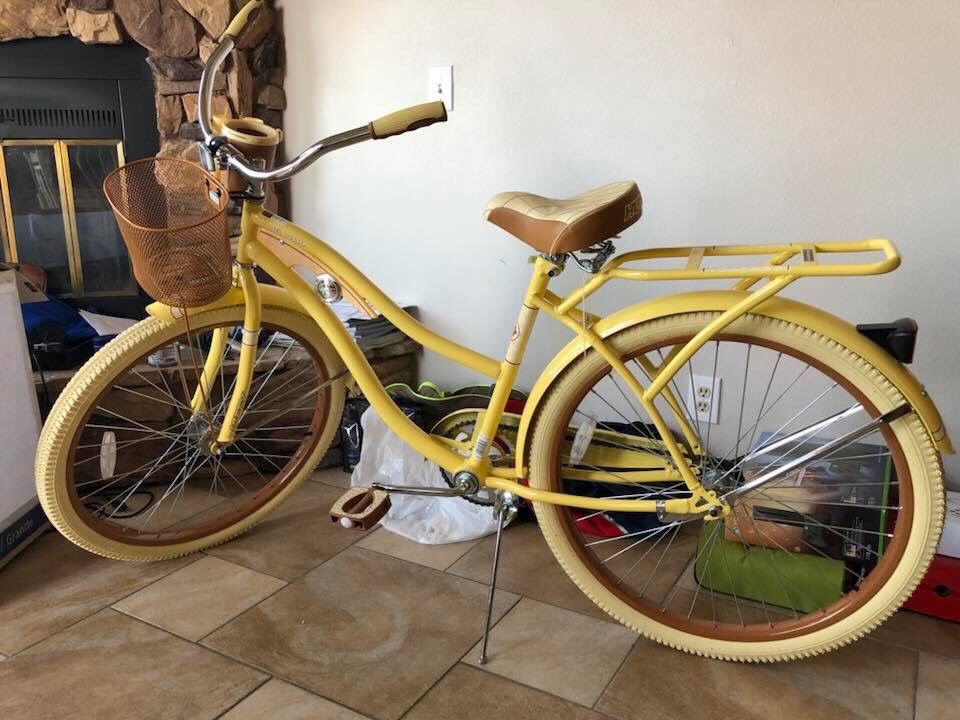 Huffy 26" Nel Lusso Women's Cruiser Bike, Yellow