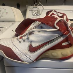 Nike Air Max 180 basketball shoes, size 10.5 