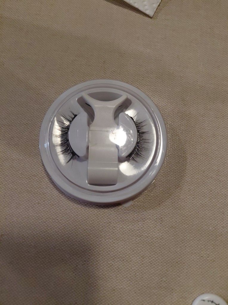 Magnetic Eyelashes