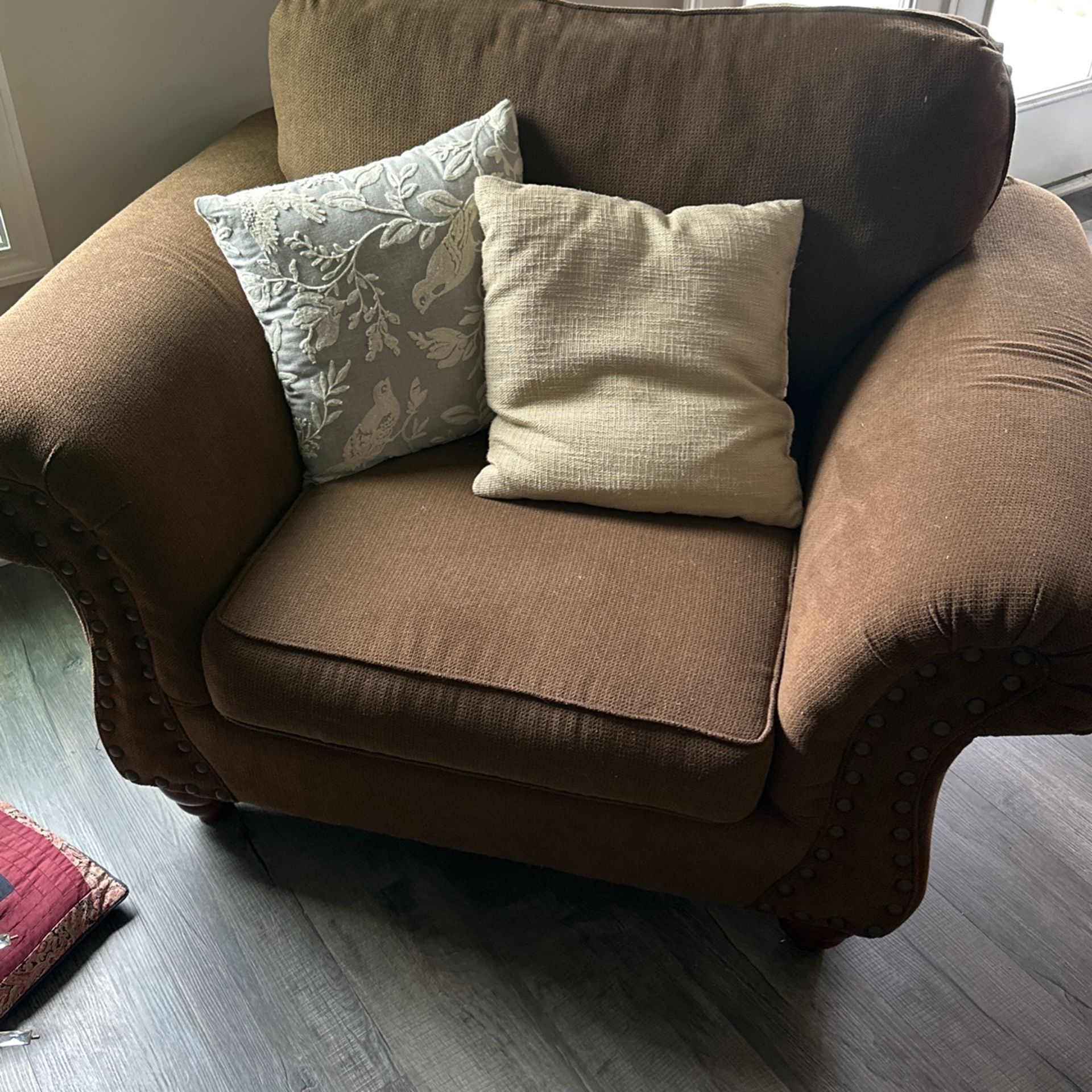 Smoke Free Sofa Set