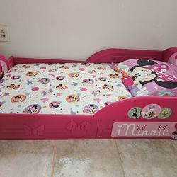 Pink Minnie Mouse Toddler Bed 