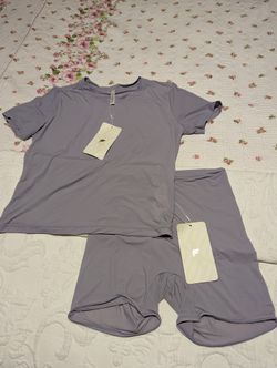 NWT Fabletics Naked Feel Tee & SHORTS. 