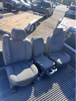 06 Silverado Seats