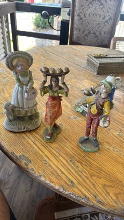 Collectible figurines