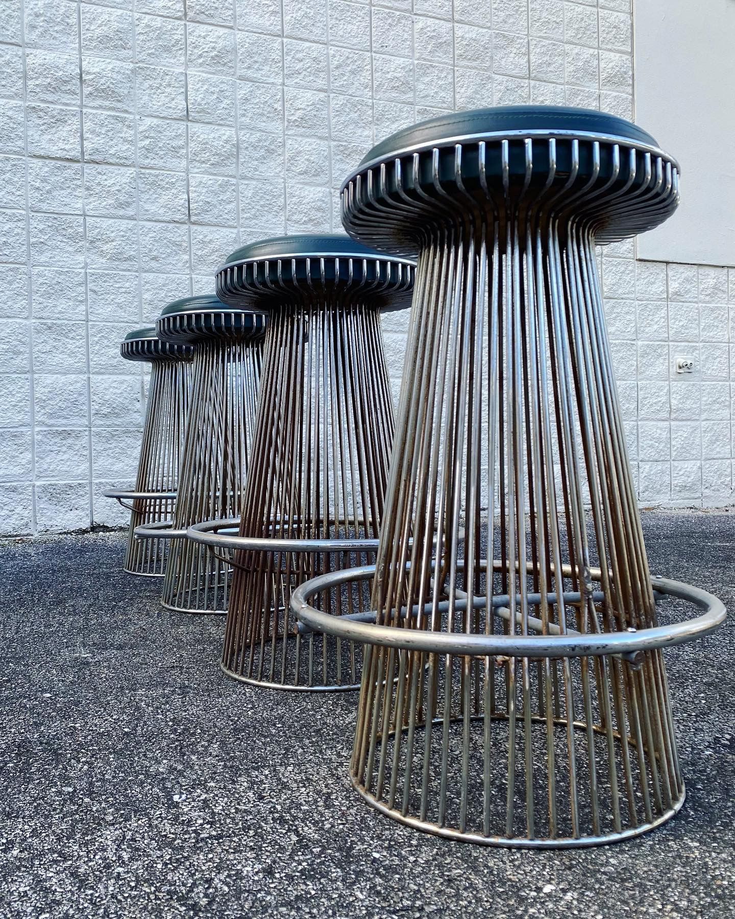 Vintage Mid Century Modern 60’s Steel Wire Bar Stools
