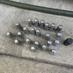 Car Lug Nuts