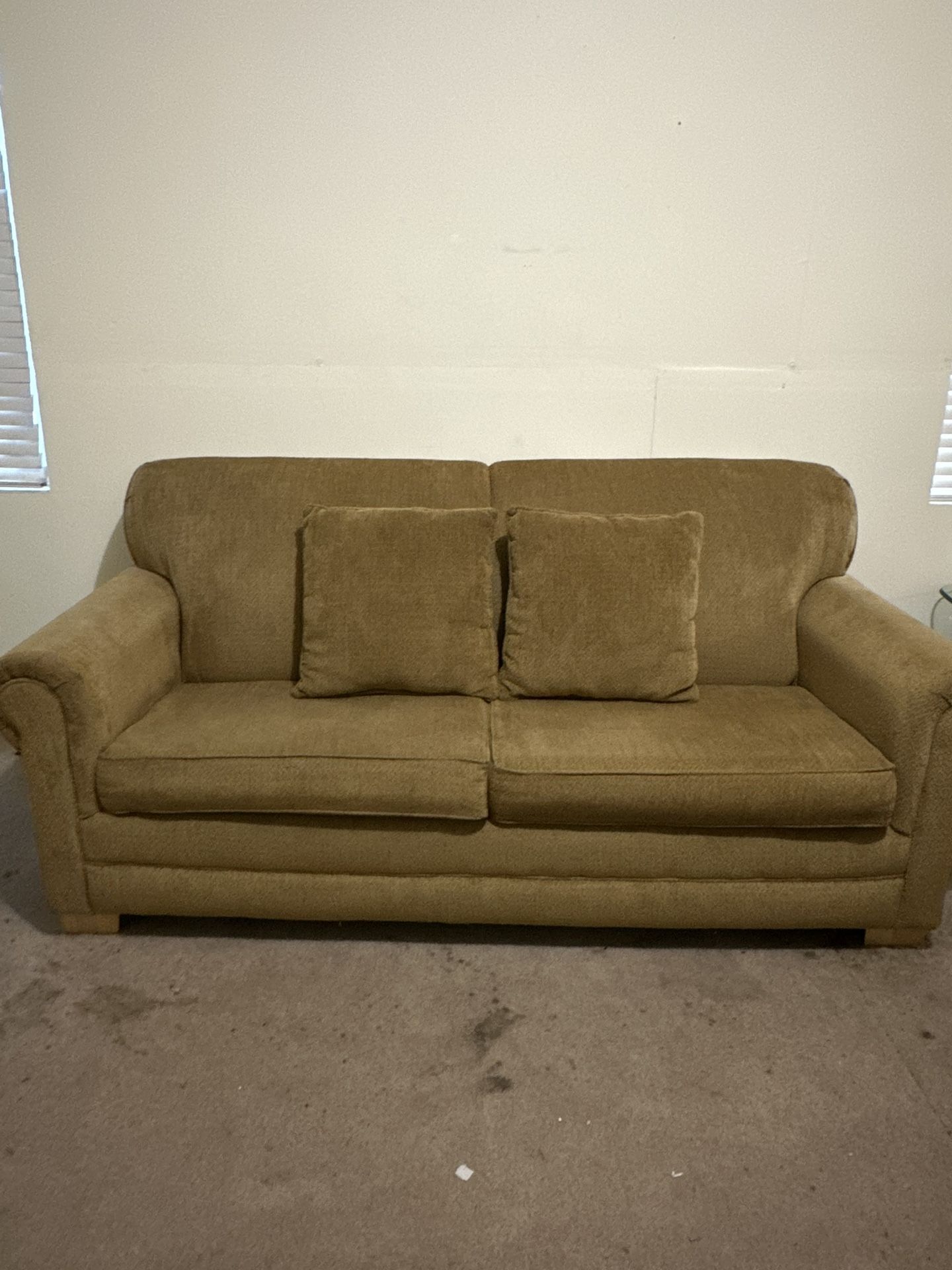 Comfortable Gold Couch (convertible)