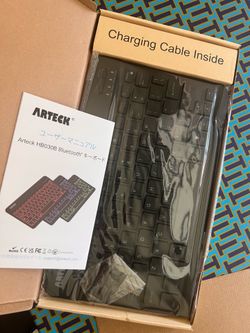 Bluetooth keyboard with light