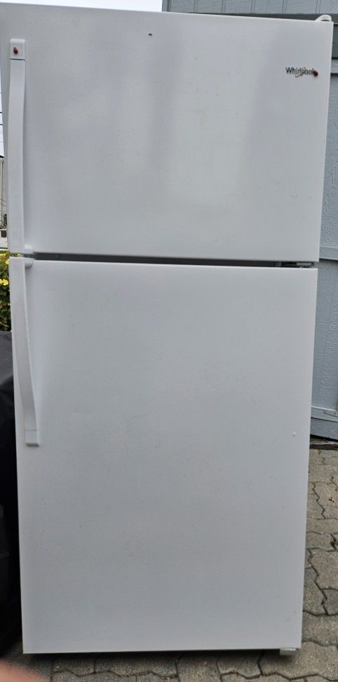 Fridge/freezer For Sale