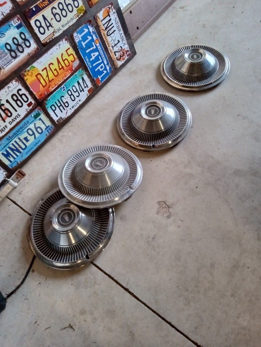Chrysler Ford Chevrolet Antique Style 15 Inch Hubcaps (4) $50