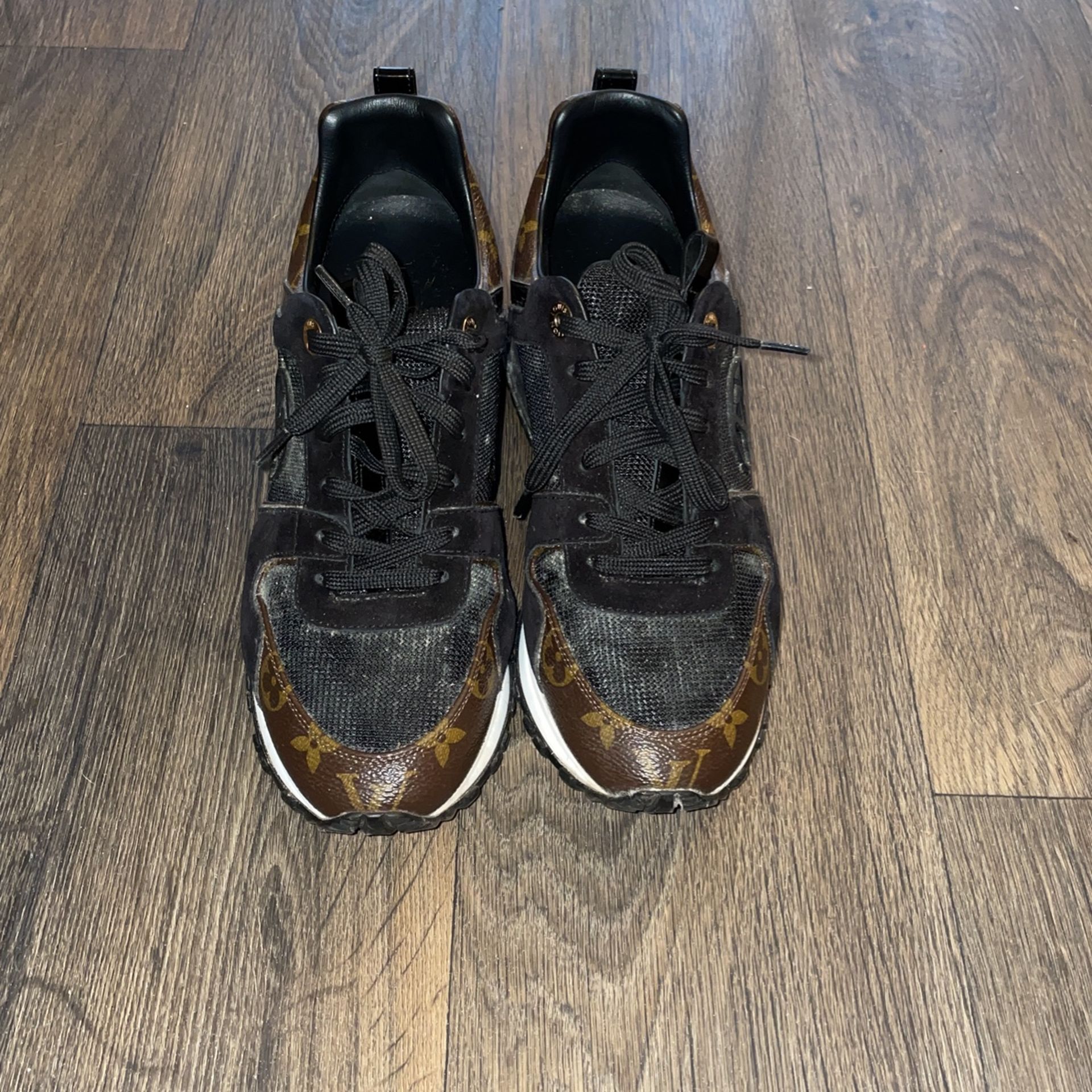 Louis Vuitton Runaway Sneakers Size 8