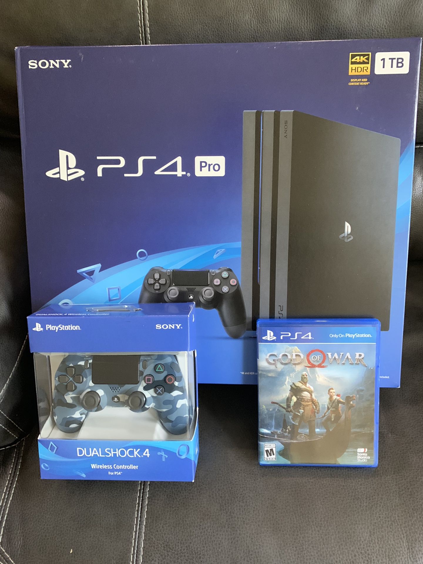 PS4 Pro, extra controller and God of War