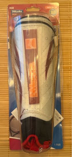 Mueller Soccer Care Advantage Shin Guards - Size Small/Medium (NEW)