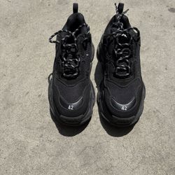 Size 8.5 Men 42