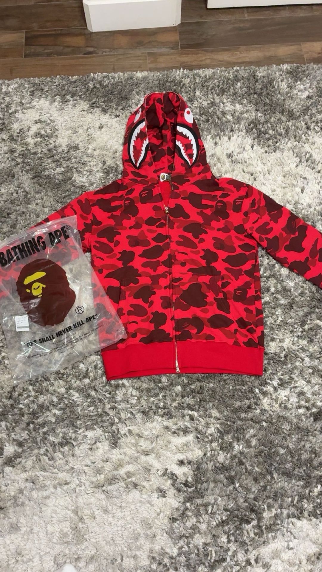Bape hoodie(Red camo)