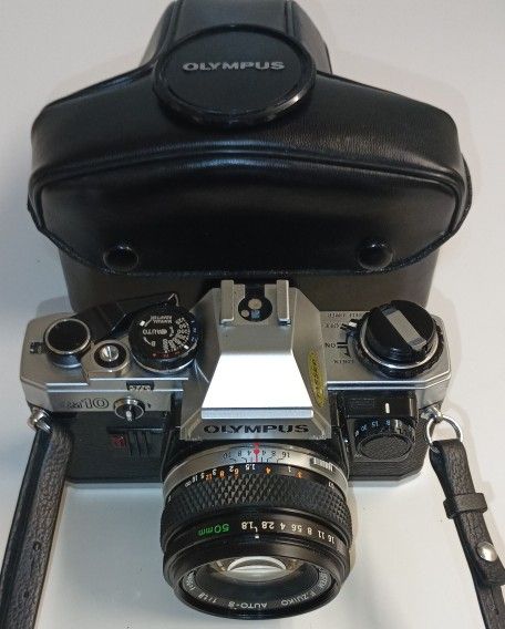 Olympus OM10 + 50mm Lens + Manual Speed Adapter (Mint) 