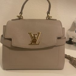 Louis Vuitton Lock Me Ever Mini  $2500