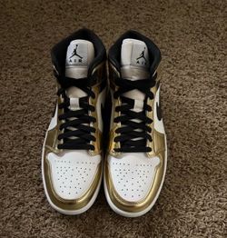 Size 10 Jordan 1 metallic gold