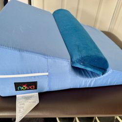 Nova Bed Wedge for Side Sleepers with Half Roll Pillow.  Can be used to watch TV in Bed