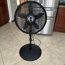 Floor Fan With Remote - Ventilador Con Remote