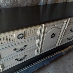 Stanley Traditional Regency Badroom Furniture