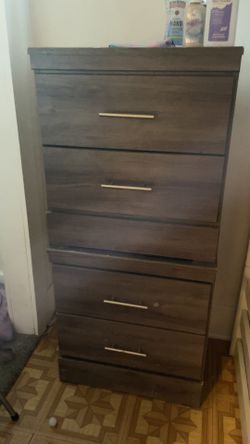 2 Bedside dressers