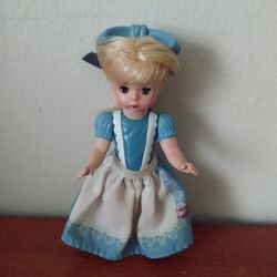 2010 MADAME ALEXANDER MCDONALDS ALICE IN WONDERLAND HAPPY MEAL TOY DOLL #1  5"TALL