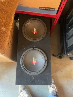 2 10” Kicker Subwoofers in Box