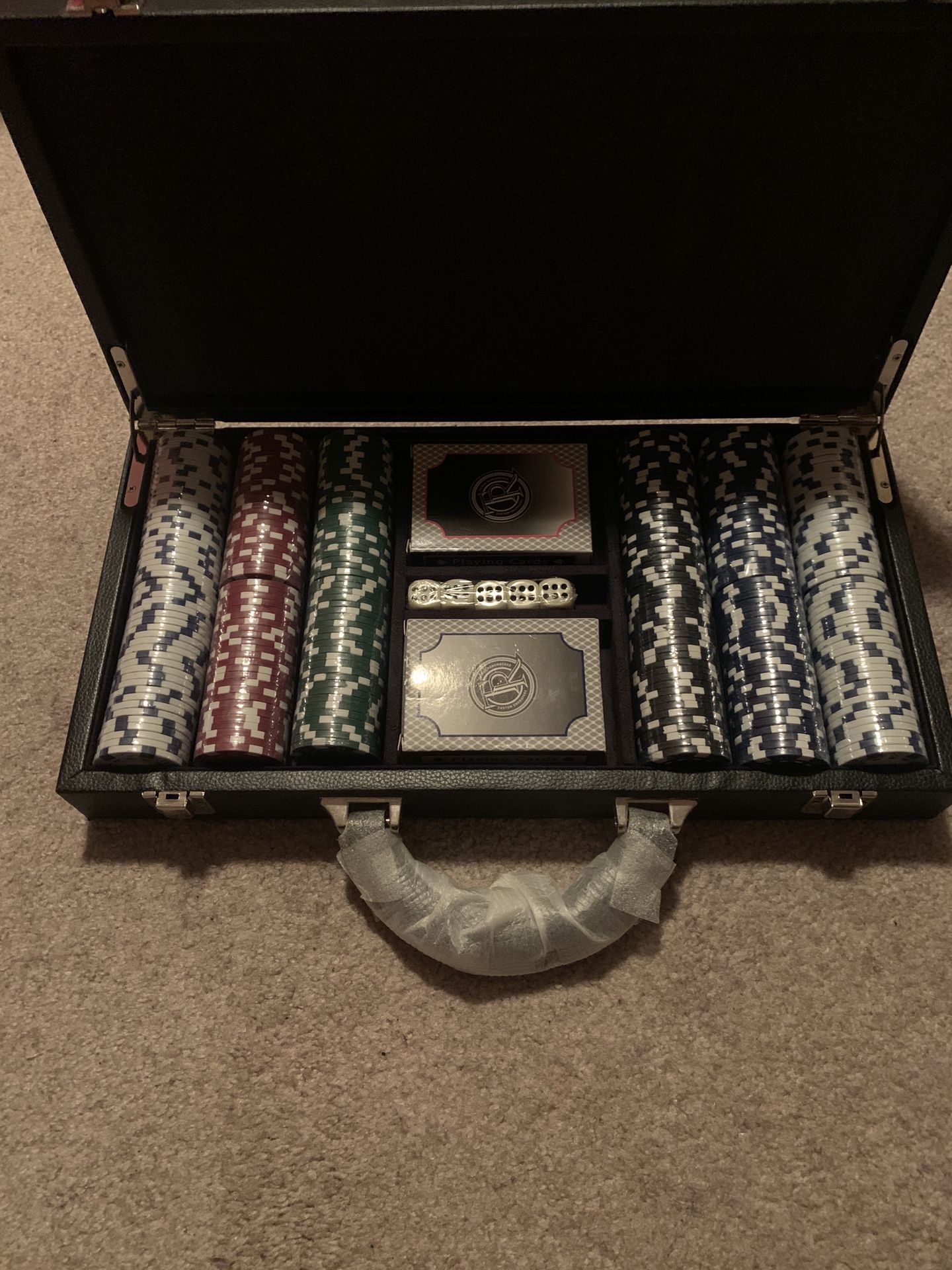Poker Chip Set (personalized And 300 Pieces)