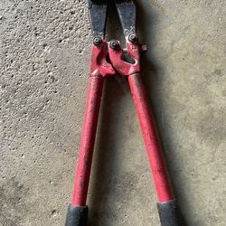Bolt cutters