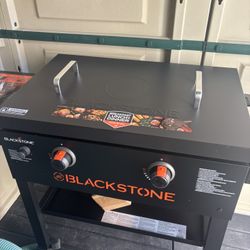 28” Blackstone Griddle With Hard Cover. (BRAND NEW)