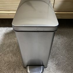 Small trash can with lid - household items - by owner - housewares sale -  craigslist