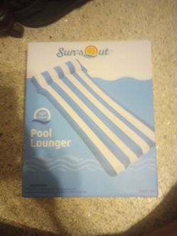 Suns out 70 in long pool lounge blue and white stripe