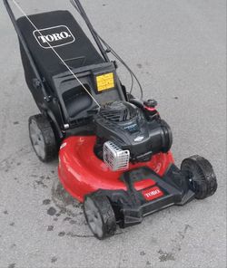 Toro Self Propelled Gas Lawn Mower Like New $330