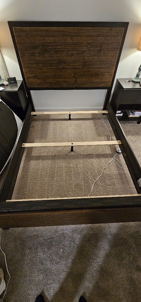 Ashley Wesling Queen Bed Frame And Box Spring